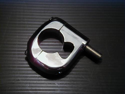 HANDLEBAR CLAMP WITH SCREW<br/>68487-82, 68486-82A  