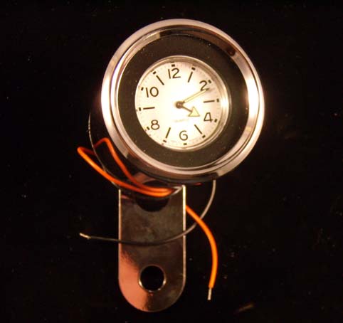 MICRO CLOCK, ANALOG UHR<br/>WITH WHITE FACE, FROM MMB  